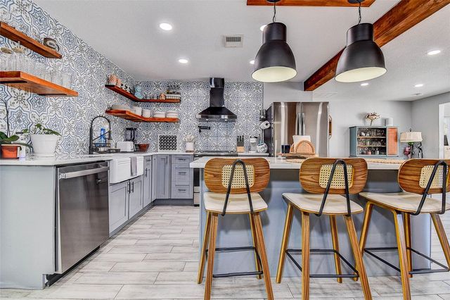 8514 N LYNN AVENUE, Tampa, FL 33604