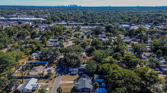 8514 N LYNN AVENUE, Tampa, FL 33604