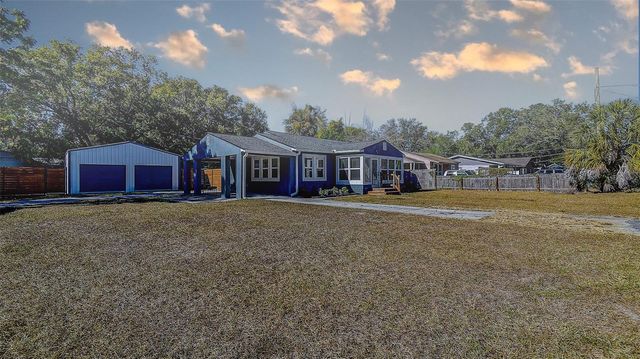 8514 N LYNN AVENUE, Tampa, FL 33604