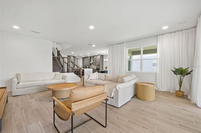 17372 GLOSSY POMELO WAY, Winter Garden, FL 34787