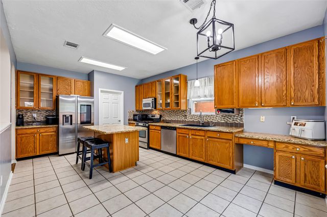 2827 Cottonwood Walk Court, Spring, TX 77388