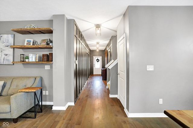 1664 Woodside Circle, Franklin, IN 46131