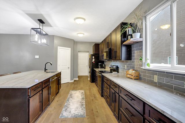 1664 Woodside Circle, Franklin, IN 46131