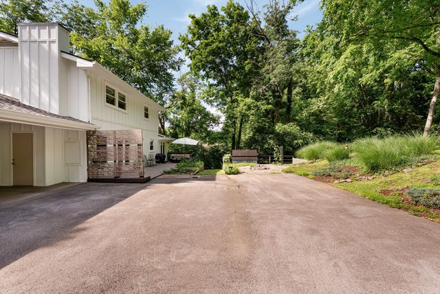 330 Forrest Valley Dr, Nashville, TN 37209