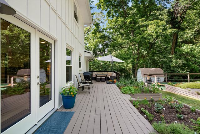330 Forrest Valley Dr, Nashville, TN 37209