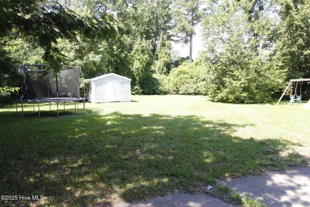 504 Greenbriar Drive, Jacksonville, NC 28546