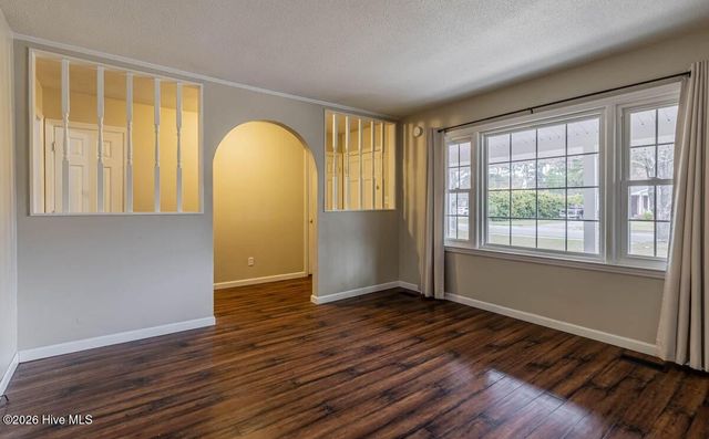 504 Greenbriar Drive, Jacksonville, NC 28546