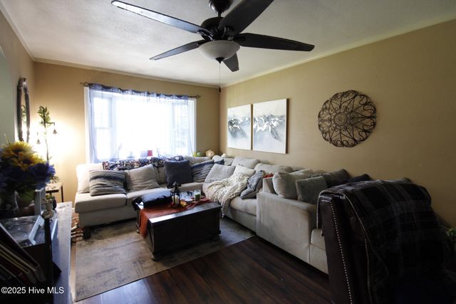 504 Greenbriar Drive, Jacksonville, NC 28546