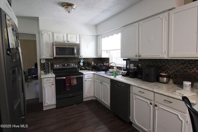 504 Greenbriar Drive, Jacksonville, NC 28546