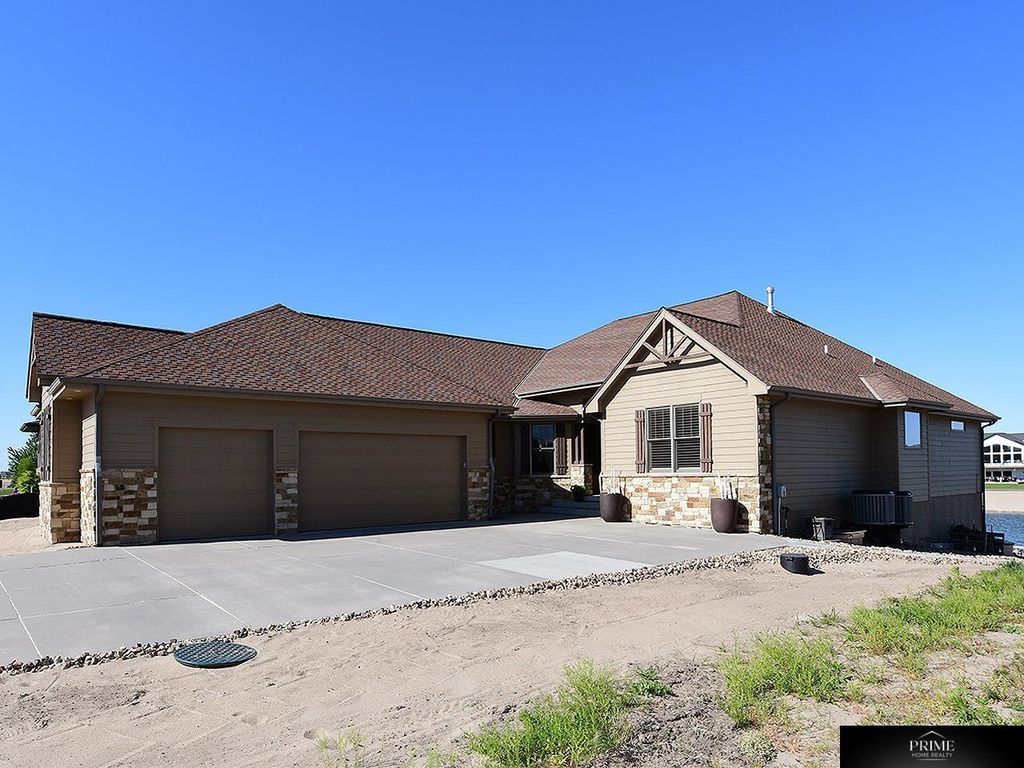 677 Serenity Pointe, Ashland, NE 68003