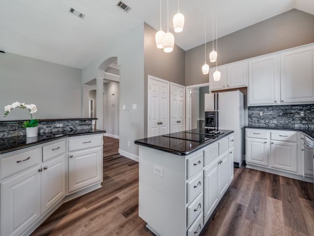 2715 Creek Crossing Drive, Mckinney, TX 75072