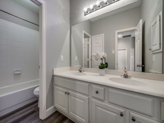 2715 Creek Crossing Drive, Mckinney, TX 75072