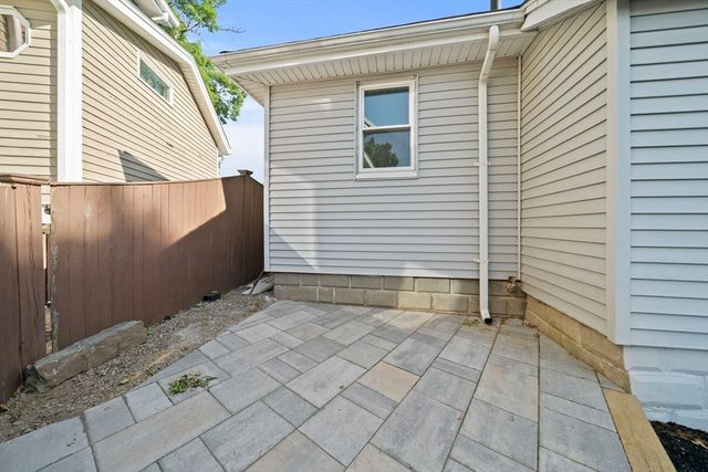 42 Plover Rd, Quincy, MA 02169