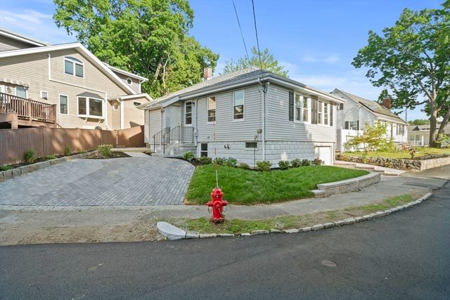 42 Plover Rd, Quincy, MA 02169