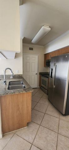 6505 Emerald Dunes Dr 102, West Palm Beach, FL 33411