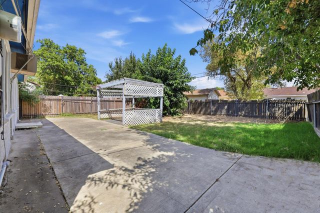 2551 Atlas Ave, Sacramento, CA 95820