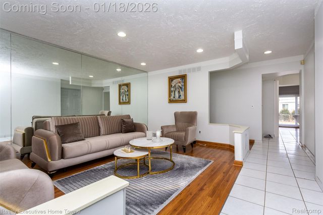 36218 Allison Drive, Sterling Heights, MI 48310