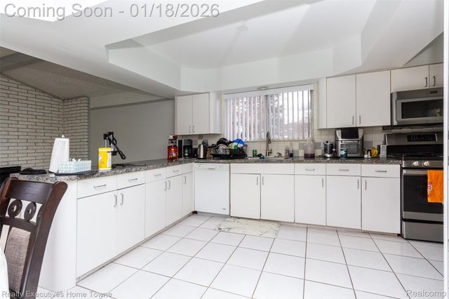 36218 Allison Drive, Sterling Heights, MI 48310