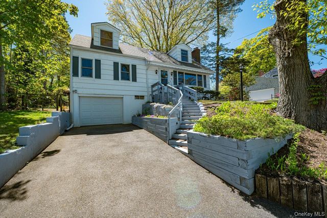 10 McKenzie Street, Huntington, NY 11743