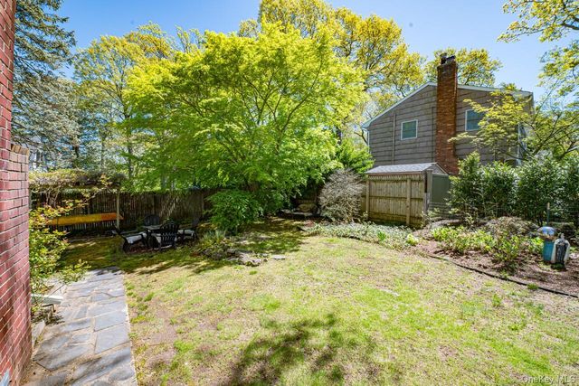 10 McKenzie Street, Huntington, NY 11743
