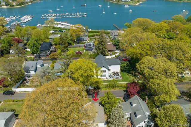 10 McKenzie Street, Huntington, NY 11743
