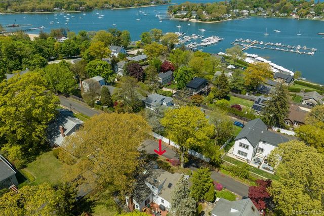 10 McKenzie Street, Huntington, NY 11743