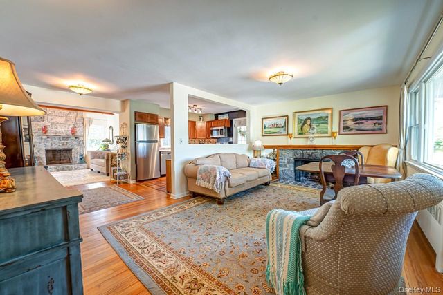 10 McKenzie Street, Huntington, NY 11743