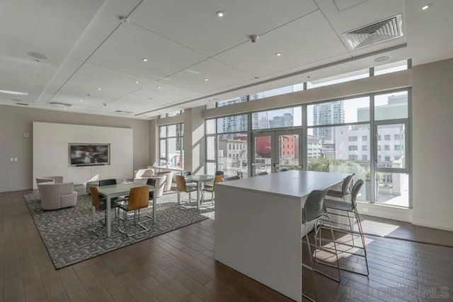 575 6th ave 707, San Diego, CA 92101