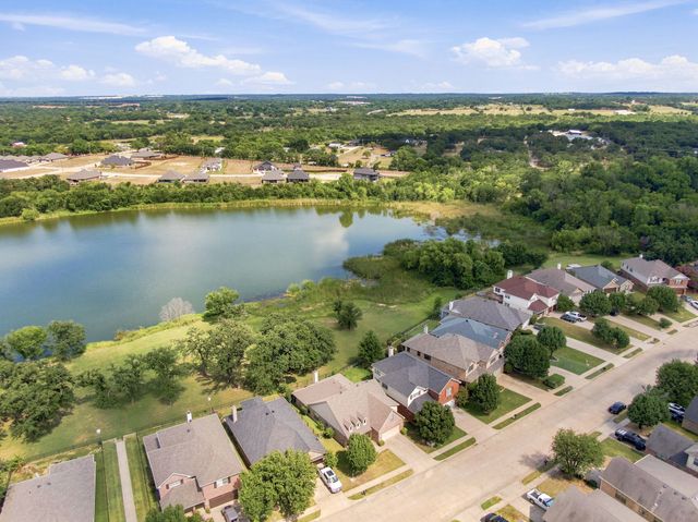 3009 Shoreline Drive, Burleson, TX 76028