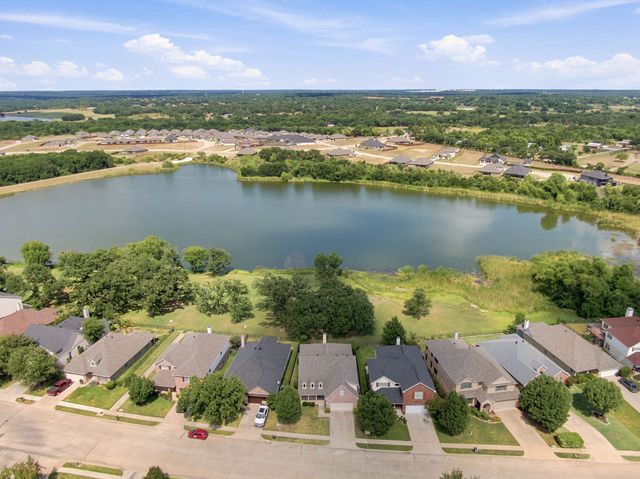 3009 Shoreline Drive, Burleson, TX 76028