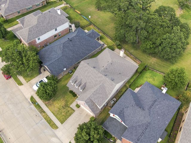 3009 Shoreline Drive, Burleson, TX 76028