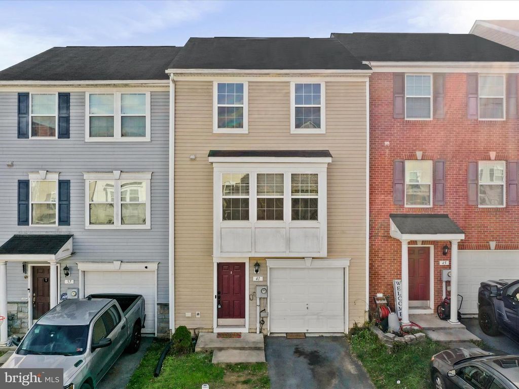 41 VENETIAN CT, Hedgesville, WV 25427