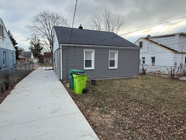 22765 Rosalind Avenue, Eastpointe City, MI 48021