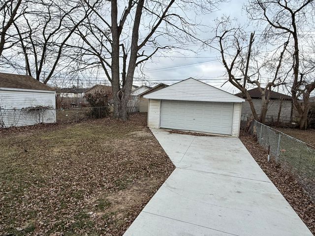 22765 Rosalind Avenue, Eastpointe City, MI 48021