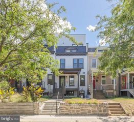 722 KENYON ST NW #A, Washington, DC 20010