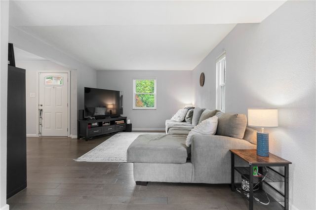 1558 Duncan Dr, Franklin Park, PA 15237