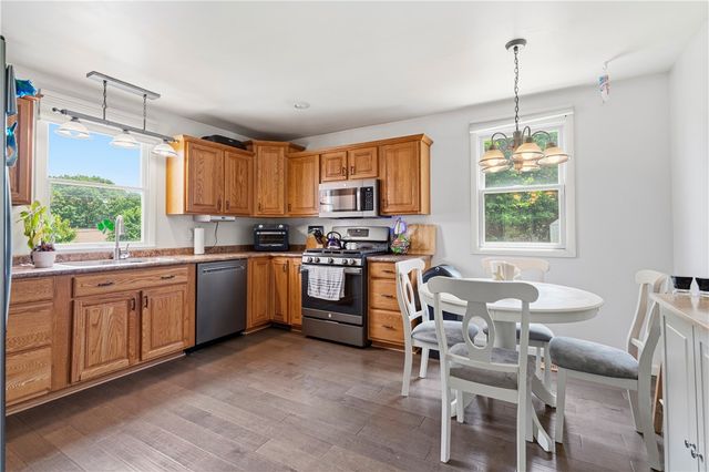 1558 Duncan Dr, Franklin Park, PA 15237