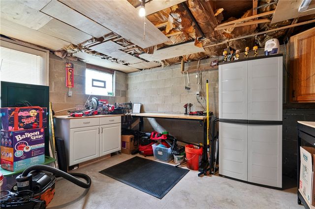 1558 Duncan Dr, Franklin Park, PA 15237