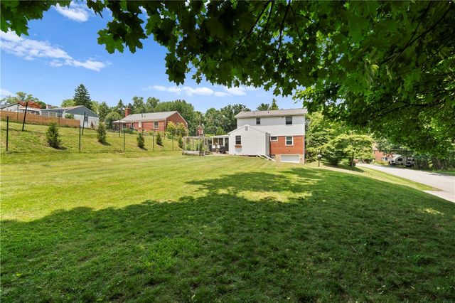 1558 Duncan Dr, Franklin Park, PA 15237