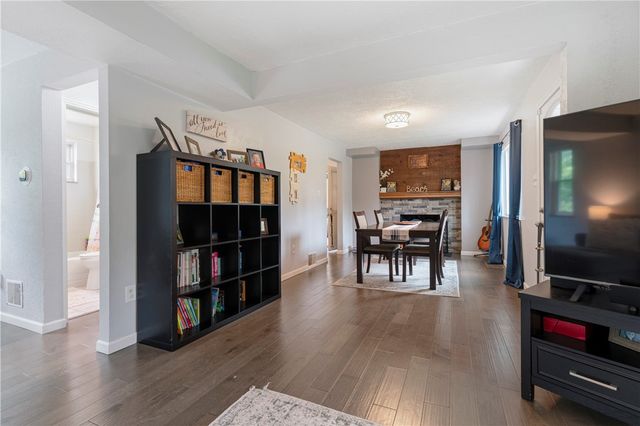 1558 Duncan Dr, Franklin Park, PA 15237