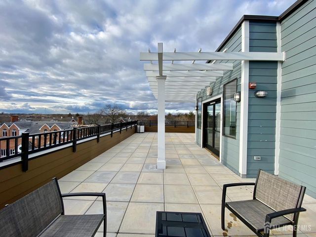 22 Center Street 203, Metuchen, NJ 08840