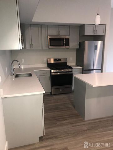 22 Center Street 203, Metuchen, NJ 08840