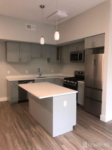 22 Center Street 203, Metuchen, NJ 08840
