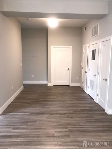 22 Center Street 203, Metuchen, NJ 08840