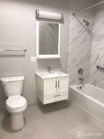 22 Center Street 203, Metuchen, NJ 08840