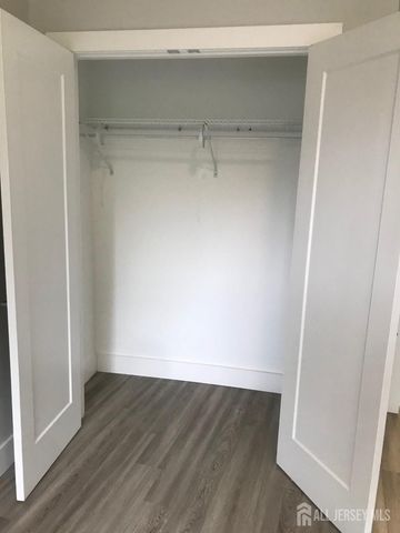 22 Center Street 203, Metuchen, NJ 08840