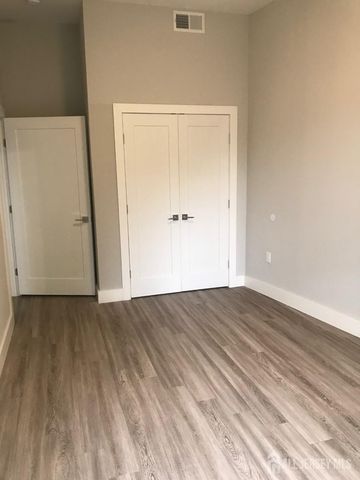 22 Center Street 203, Metuchen, NJ 08840
