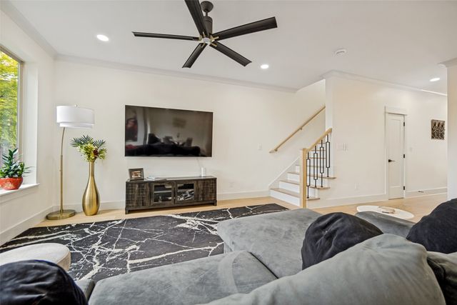1325 Compton Street, Dallas, TX 75203