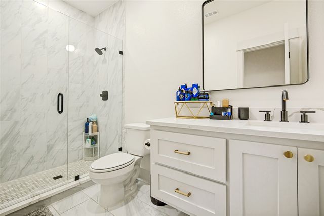 1325 Compton Street, Dallas, TX 75203