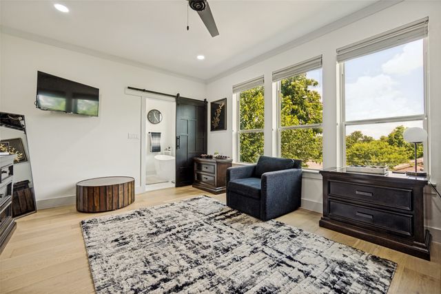 1325 Compton Street, Dallas, TX 75203
